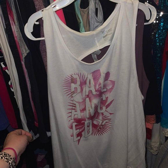 NWT Old Navy Active White with pink writing size large - Picture 7 of 9